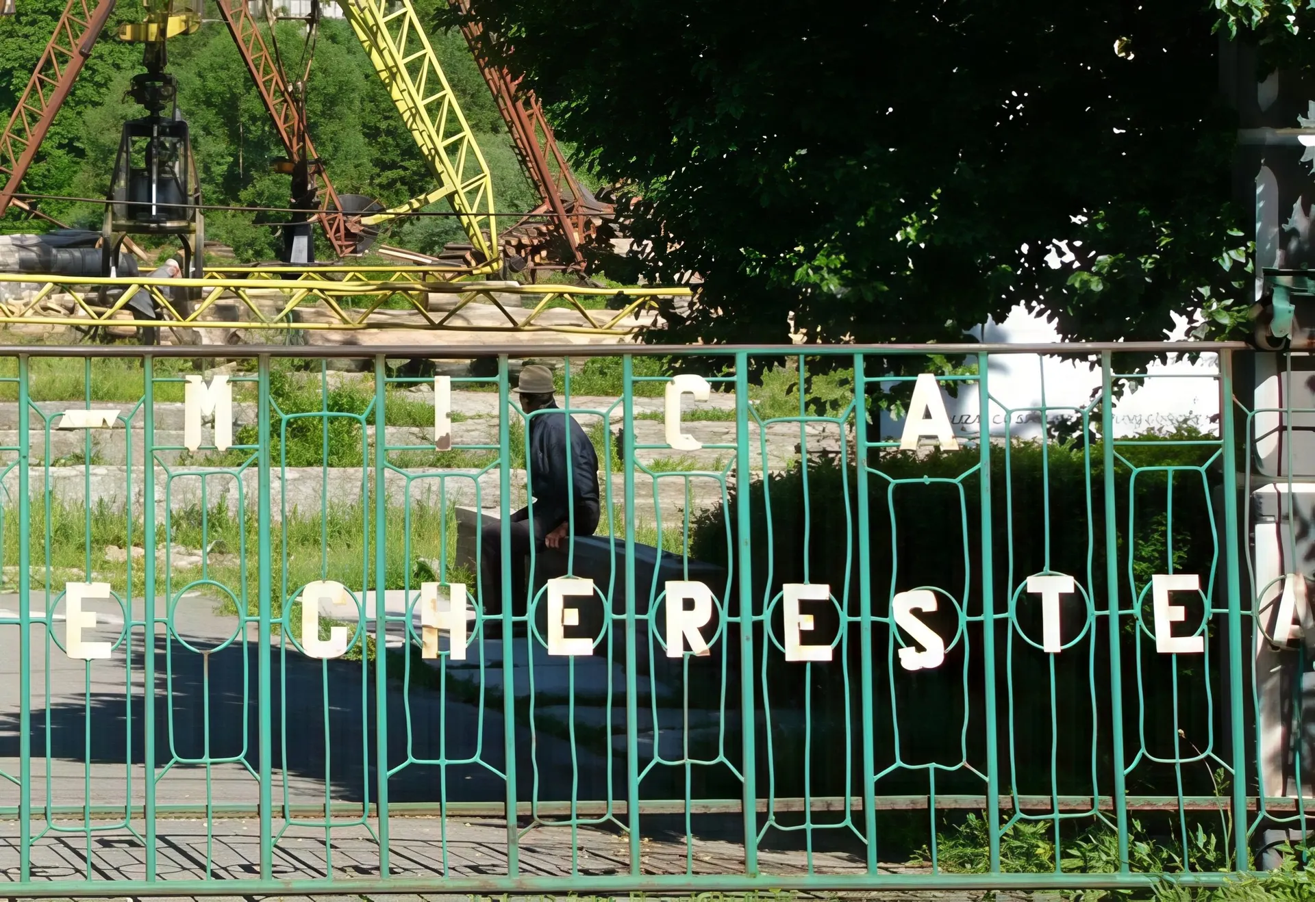 2010 — Poarta fabricii · Ilva Mică